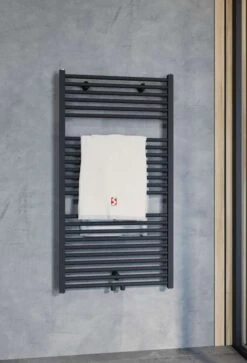 Schulte Turbo Mittelanschluss Mattschwarz